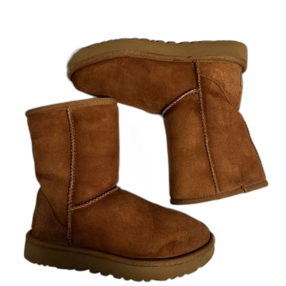 UGG Classic Short II in Chestnut Mid Ankle Boots women’s 5